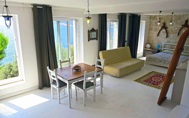 Villa Hazel by Villatatilin