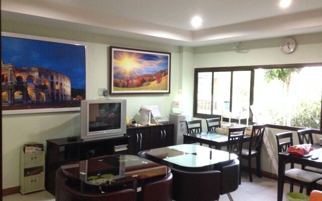 Banlanna Services Apartment