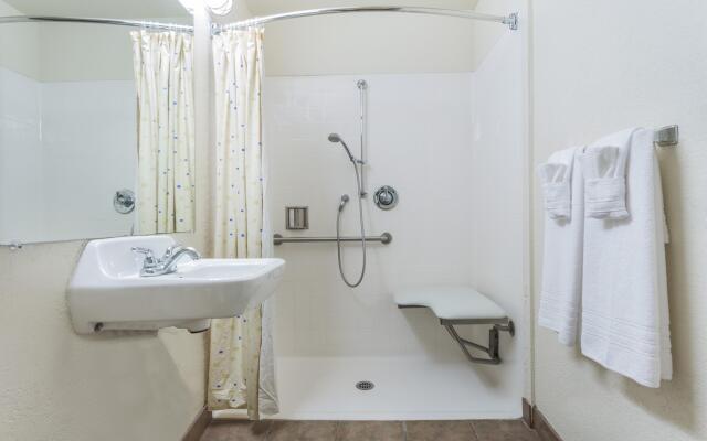 Studio 6 Suites San Ysidro, CA -San Diego South Bay