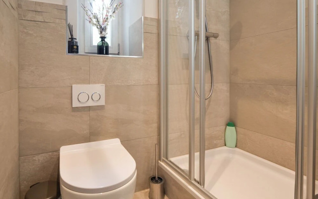 VIP Suite Apartment - 5 min walk center