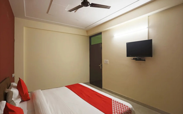 OYO 45288 Hotel 2 Yaars