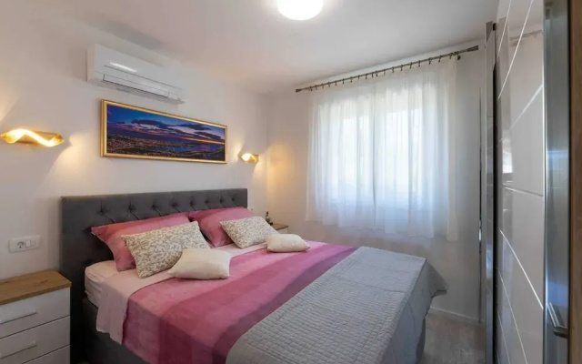 Kastel Stari Sunny Downtown Apartment With Terrace