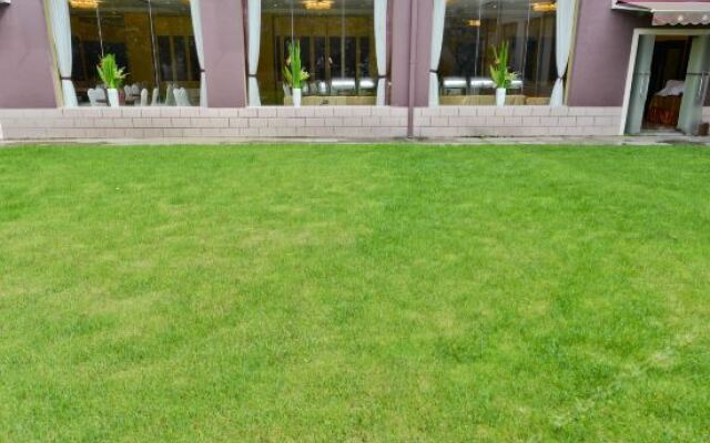 Shanghai Nanquan Hotel (First Department Store Tangqiao Metro Station Branch)