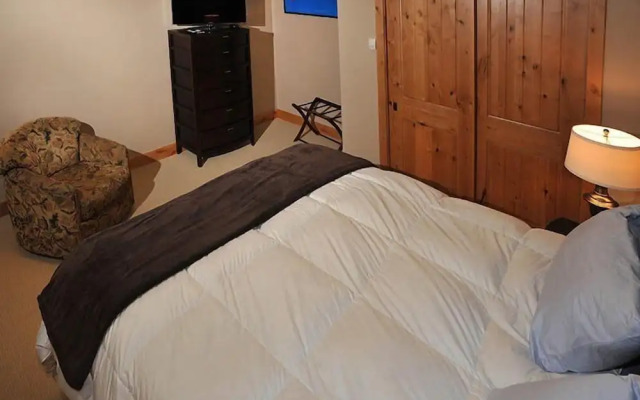 Meadow Brook Chalet