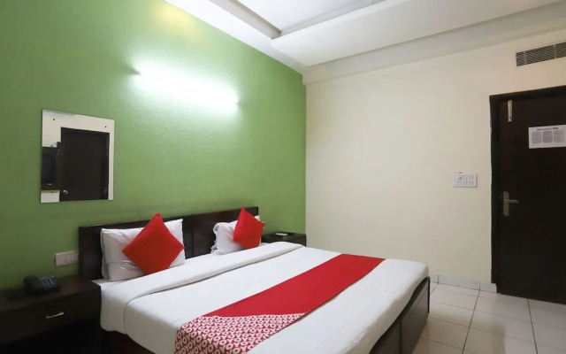 Oyo 47159 Royal Residency