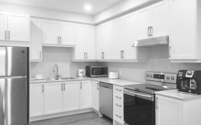 Charming, Comfortable Apartment in Pickering