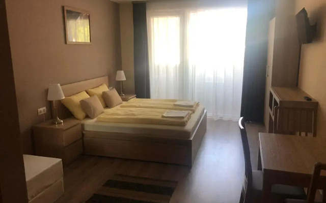 Varázskő Apartmanház, Gyula