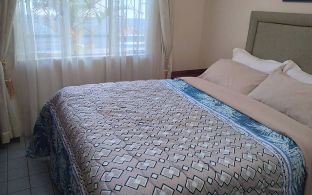 Cottage Sleeps 4 With Pool