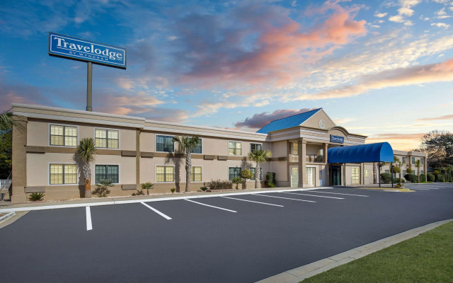 Travelodge by Wyndham Perry National Fairgrounds Area I-75