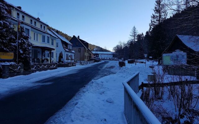 Charming Apartment With Parking Facilities