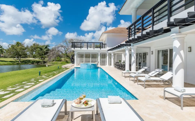 Lake View Villa