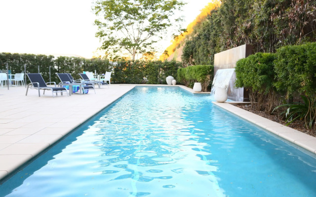 Springfield Lakes Boutique Hotel
