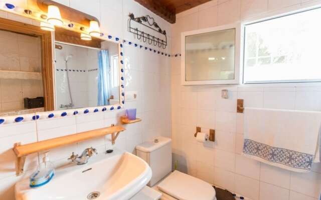 Zahora 101280 2 Bedroom Apartment By Mo Rentals