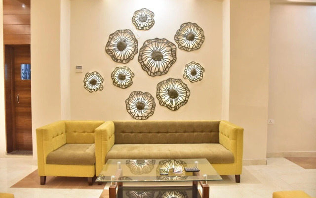 Hotel R K Grand