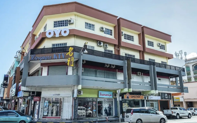 OYO 89735 The Dream Hotel