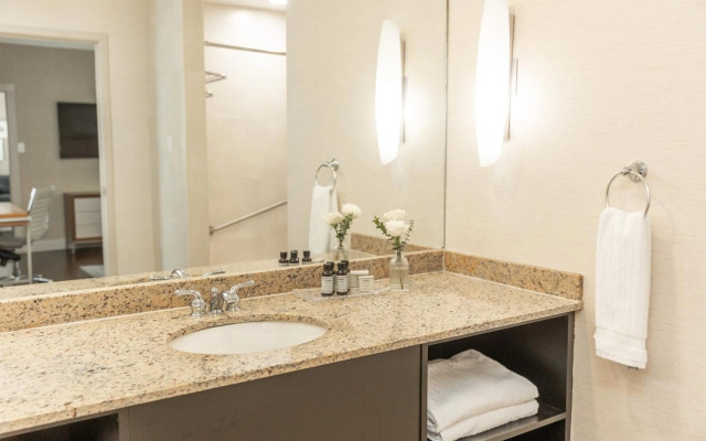 The Lord Nelson Hotel & Suites