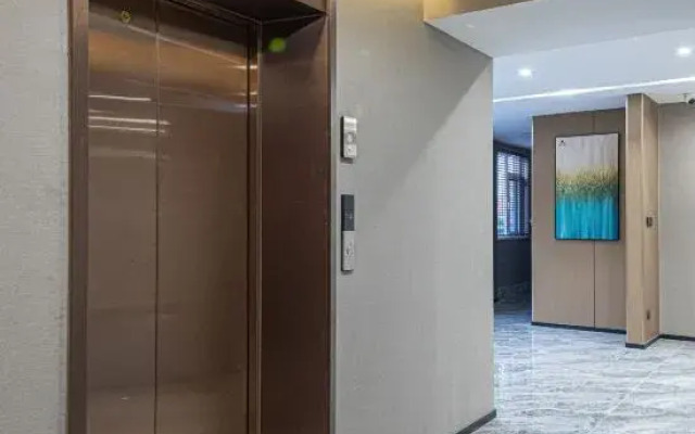 Kerry Manxin Hotel