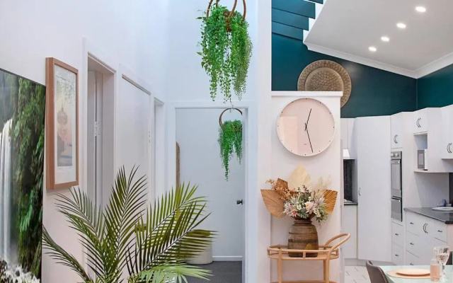 George's On First – Guest Rooms – Sawtell