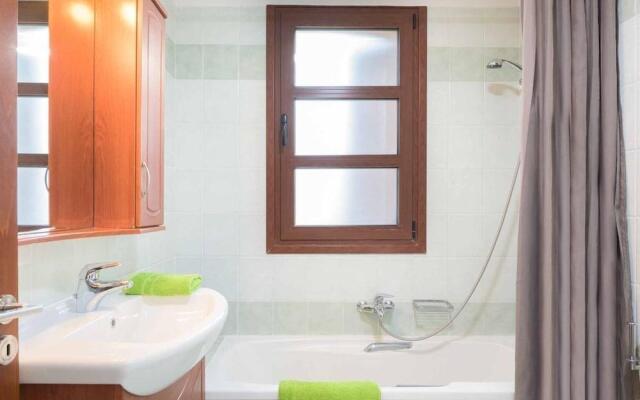 Lindos Emerald