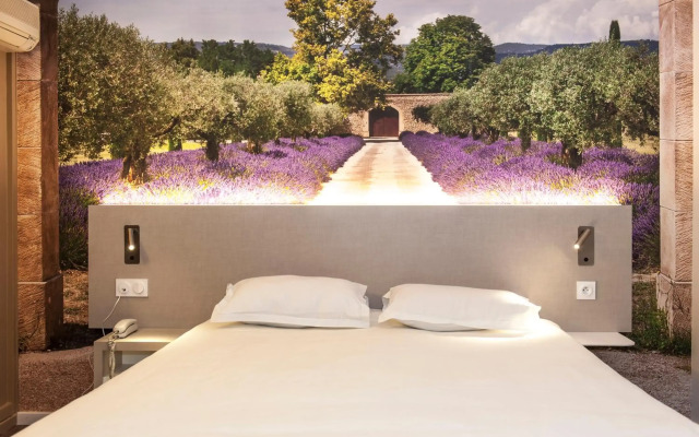 Brit Hotel Avignon Sud