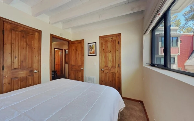 Family Friendly Spacious Mountain 4 Bedroom Condo - Closest to Canyon Lodge! by RedAwning