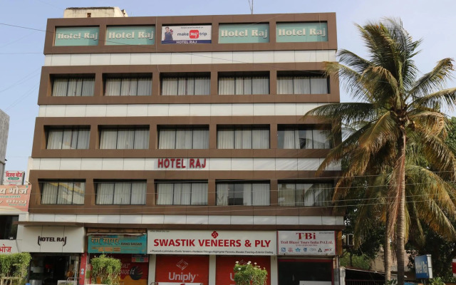 OYO 1959 Hotel Raj