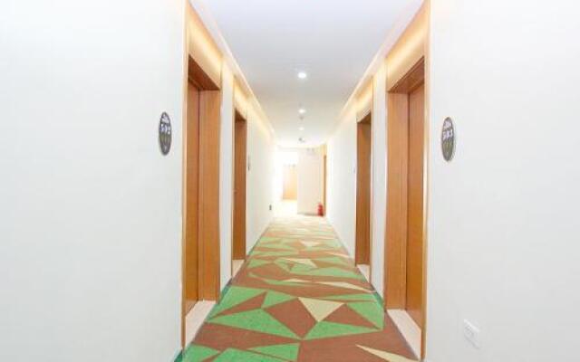 Qingpishu Hotel （Guilin West City Road,Walking street ）