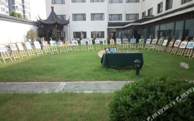 Qie Tieg Hotel