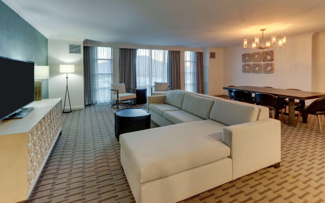 The Chattanoogan Hotel, Curio Collection by Hilton