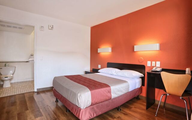 Super 8 by Wyndham Walnut Creek