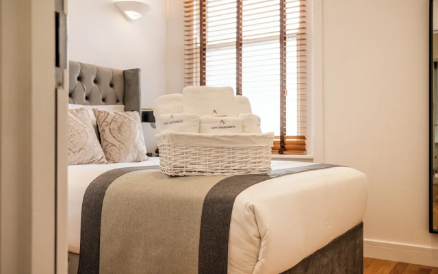 Avari Apartments – Gray’s Collection