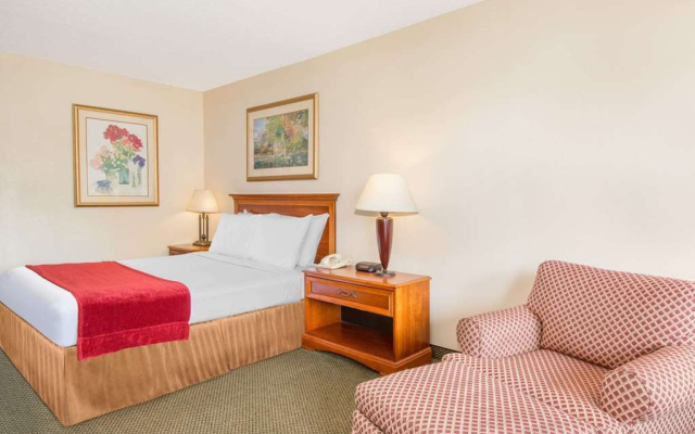 Days Inn Birmingham Summit Mall