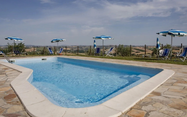 Farmhouse in Marche With Pool & Wine Tours
