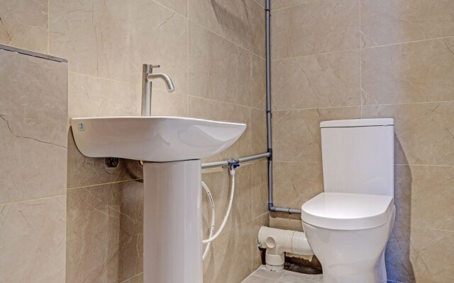 OYO 90604 City Hotel