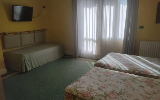 Hotel Suite Mioño Castro