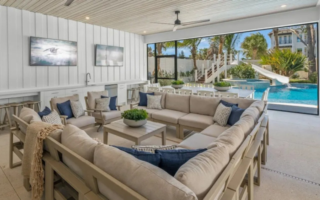 Coastal Canopy in Sarasota