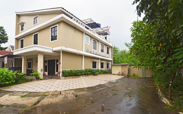 RedDoorz Plus near Lippo Cikarang Mall