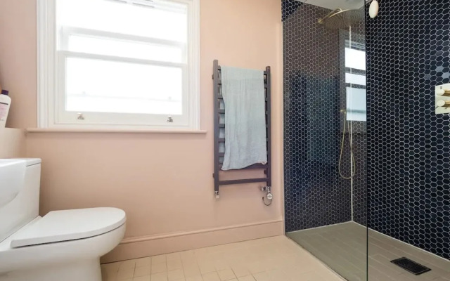 Lovely 4 Bedroom Terraced Family Home