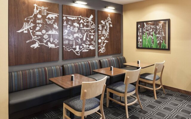 TownePlace Suites by Marriott Dallas Las Colinas