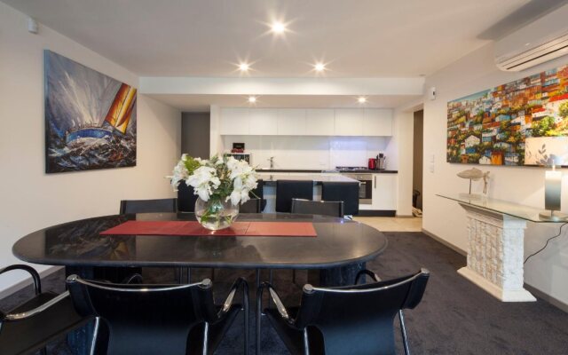 22 Hallenstein Apartments by Staysouth