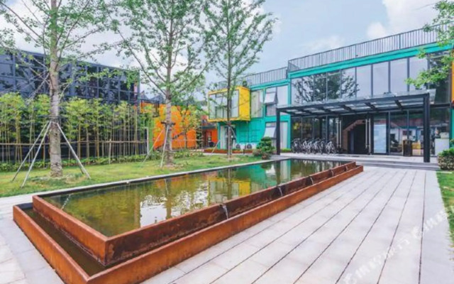 Floral Hotel·Yuyao Intensive Tribal Hotel (Siming Lake Scenic Area)