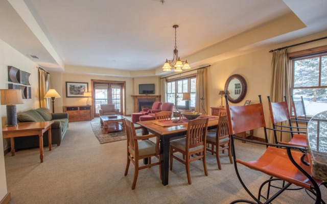 Wheelchair Accessible 2-Bedroom Slopeside Condo - No Cleaning Fee! by RedAwning