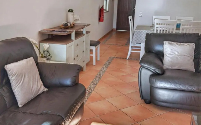 Townhouse 700m from Sao Rafael Beach