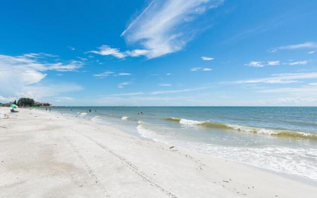 #210 Beach Place Condos