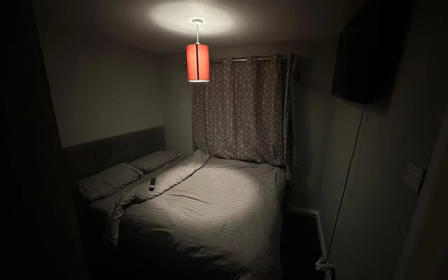 1 bedroom in 3bed house