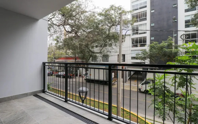 Cozy 2BR With Incredible Balcony in Miraflores