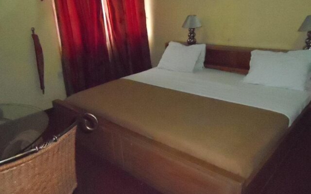 Sir Max Hotel