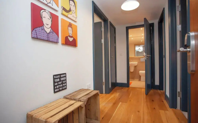 Higgihaus Cabot Mews Aparthotel