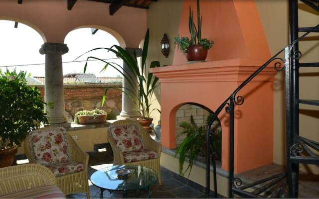 Casa Tres Leones
