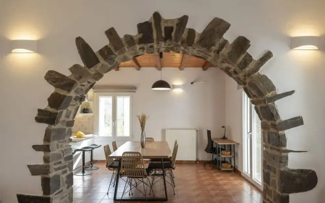 Myrsini Traditional Hillside Cottage
